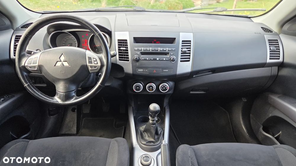 Mitsubishi Outlander 2.0 DI-D 4WD Intense - 17