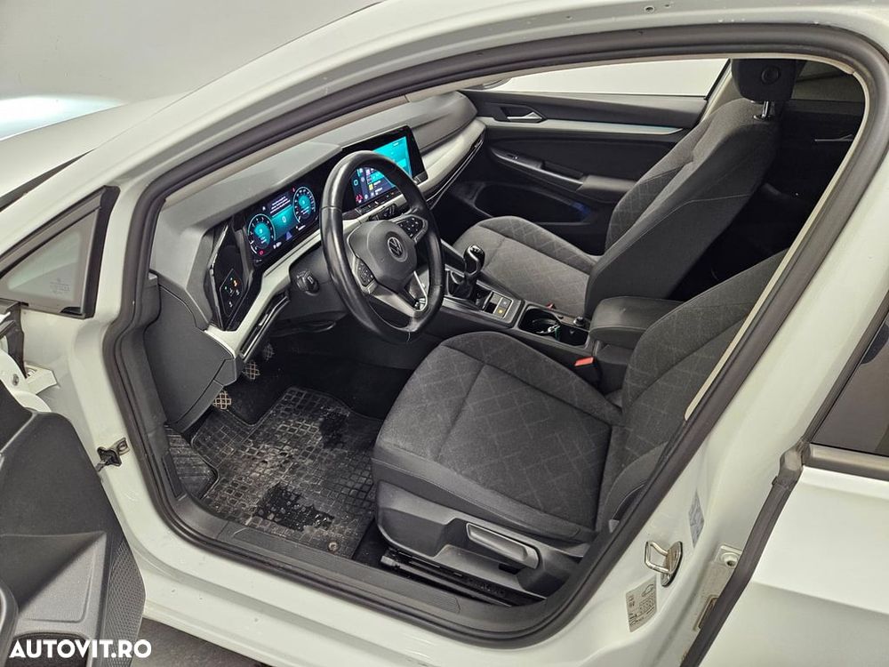 Volkswagen Golf - 11