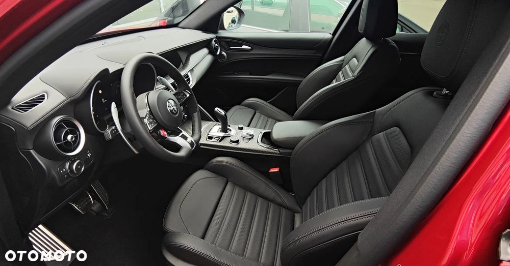 Alfa Romeo Stelvio V6 2.9 Bi-Turbo AT8-Q4 Quadrifoglio - 17