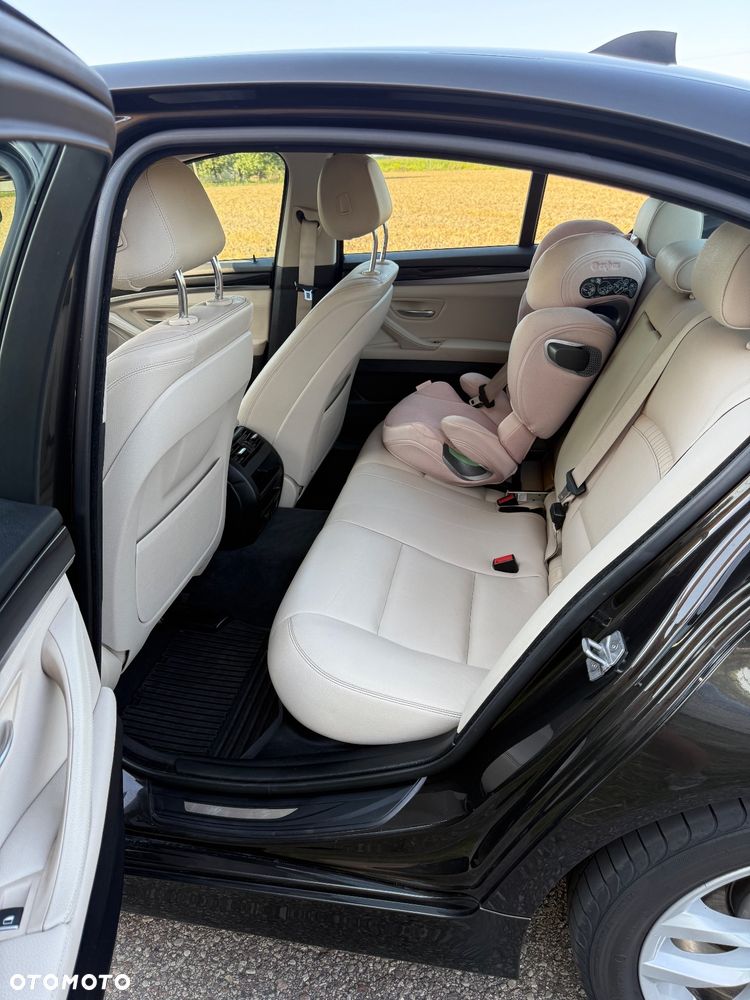 BMW Seria 5 518d Luxury Line - 15