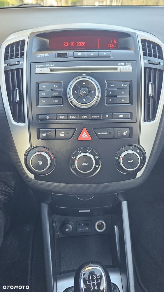 Kia Ceed 1.4 CVVT Spirit - 16