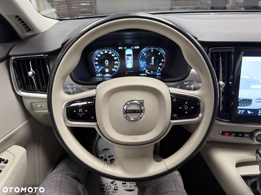 Volvo S90 - 12