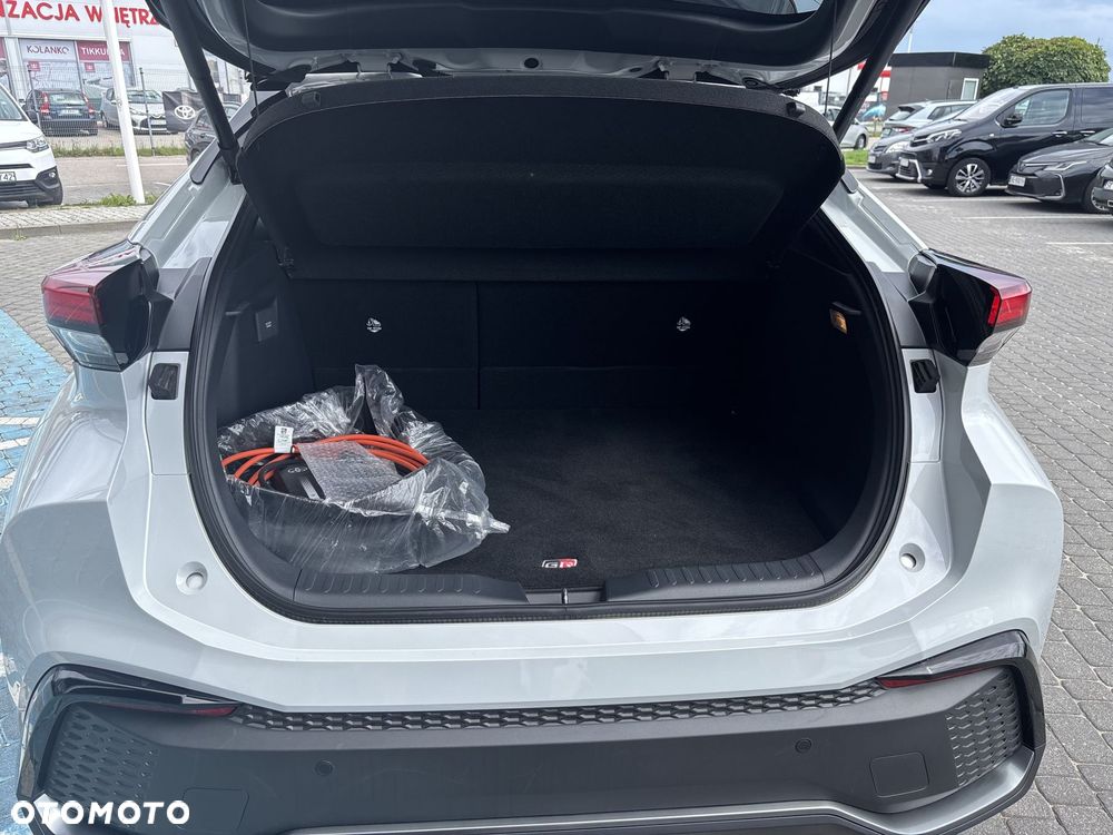 Toyota C-HR - 16