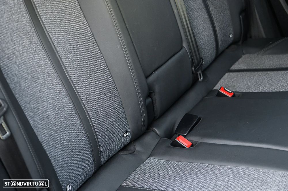 Peugeot 3008 PureTech 130 Stop & Start GPF EAT8 Allure - 18