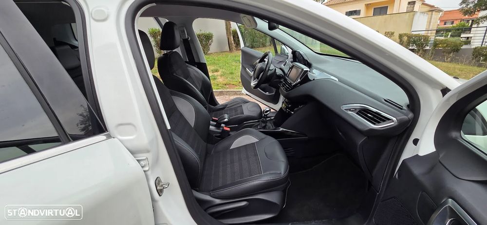 Peugeot 2008 1.6 BlueHDi Allure - 10