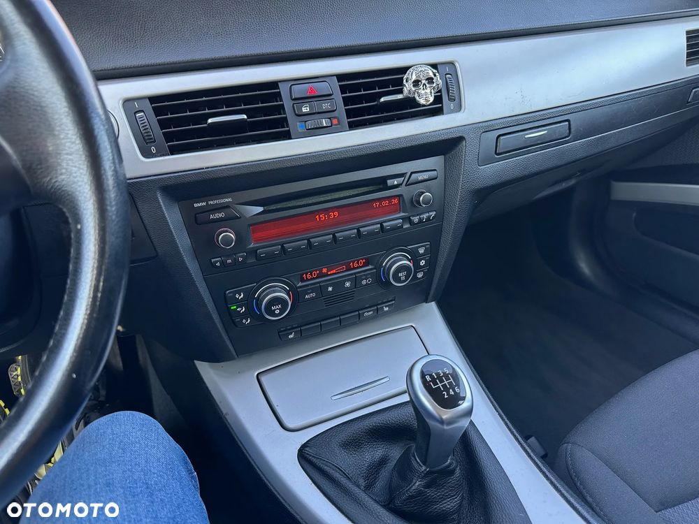 BMW Seria 3 320i Edition Exclusive - 15