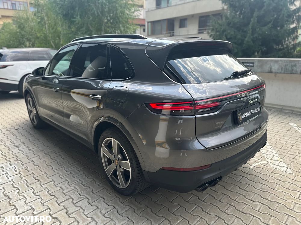 Porsche Cayenne - 6