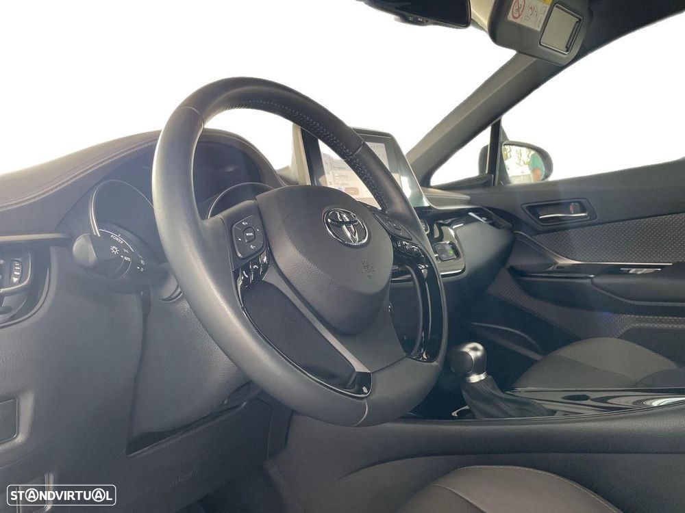 Toyota C-HR - 12