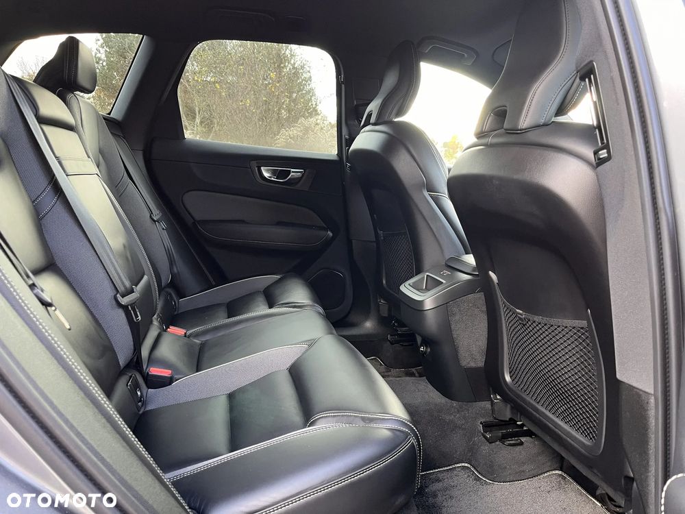 Volvo XC 60 T4 R-Design - 24