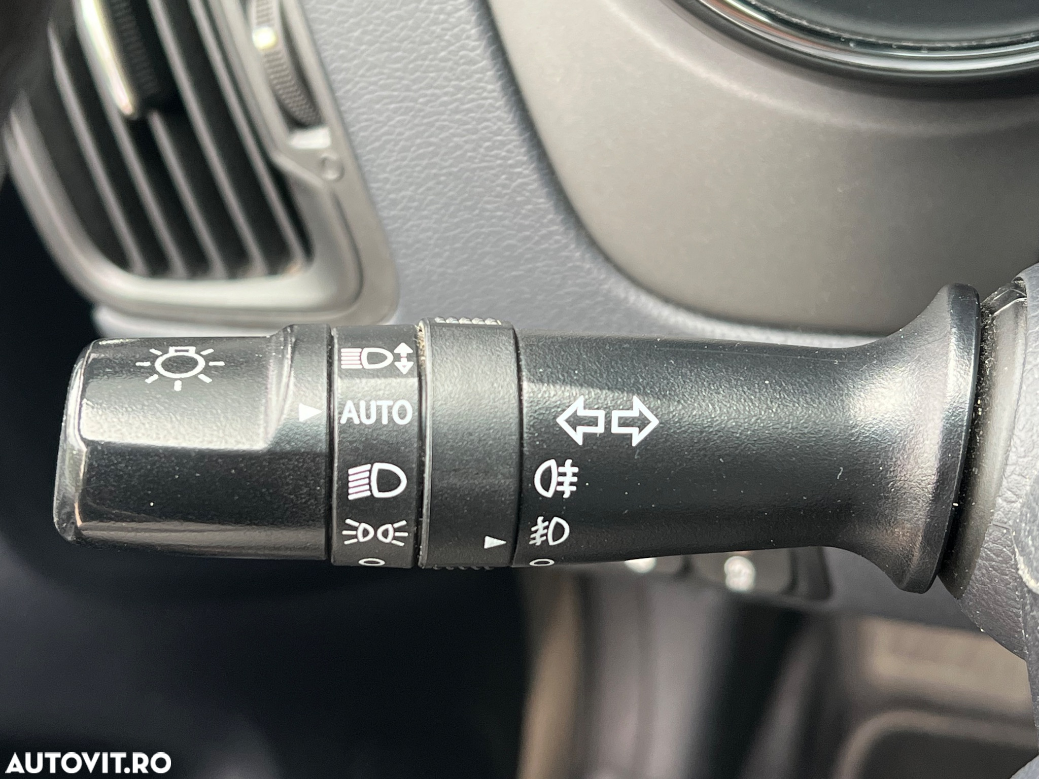 Kia Rio 1.4 CRDI Spirit - 9
