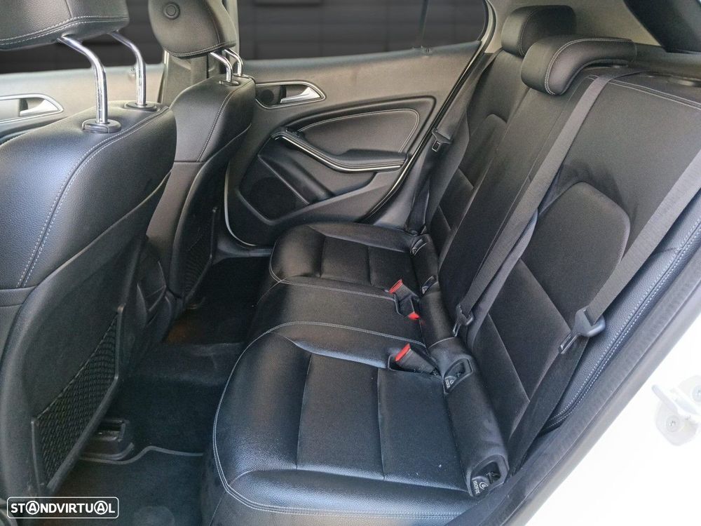 Mercedes-Benz GLA 180 - 13