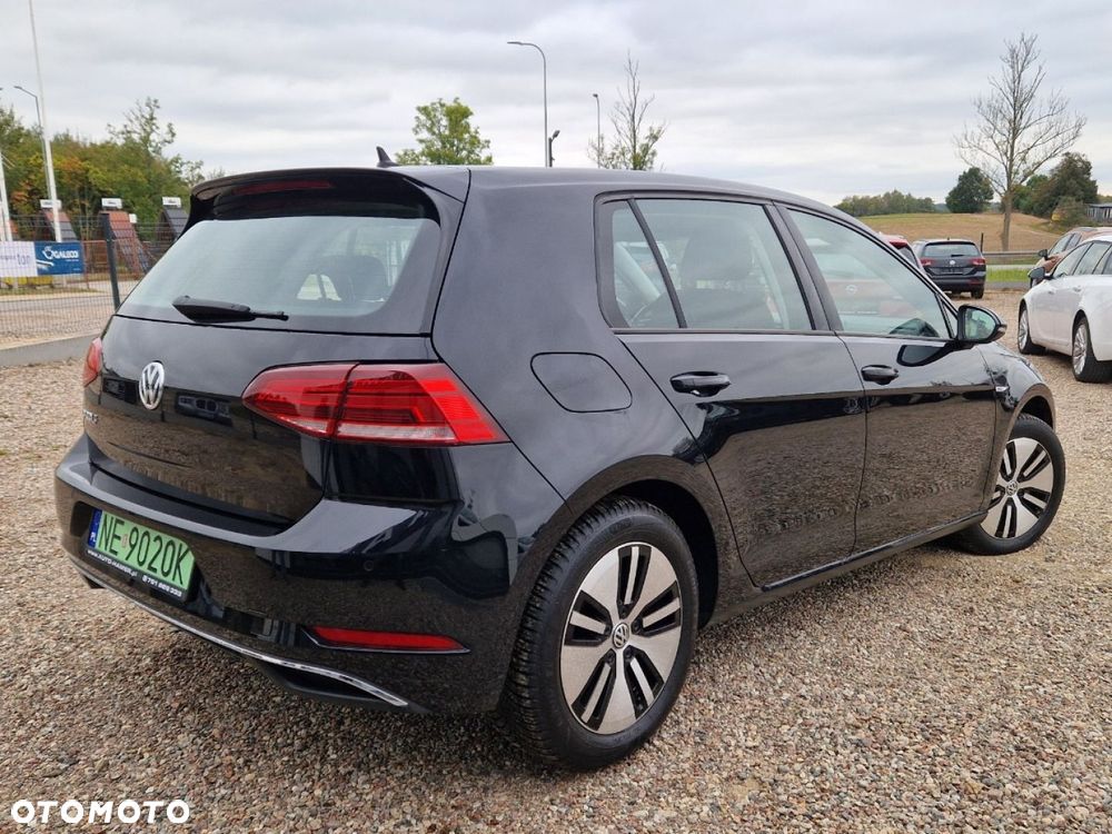 Volkswagen Golf - 2