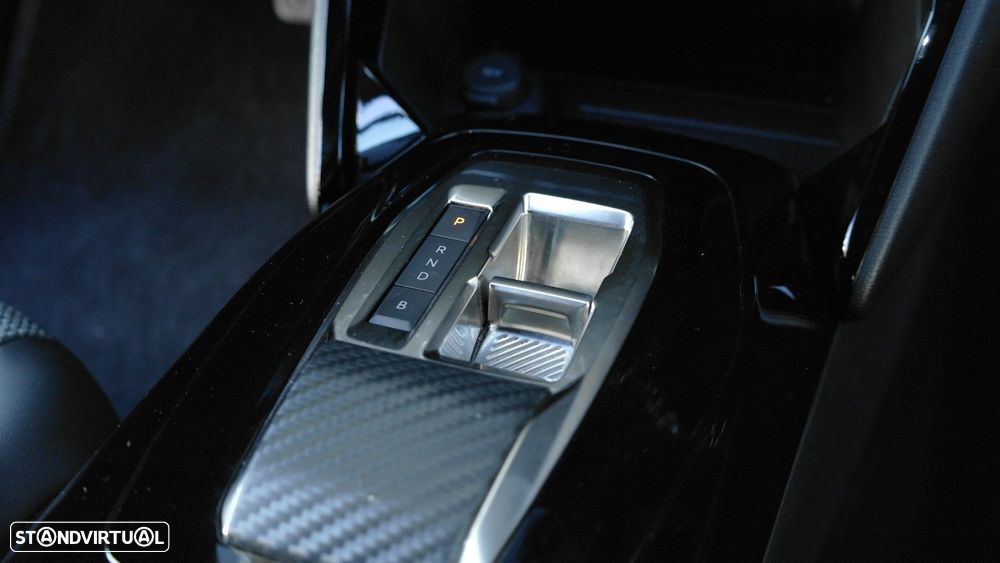Peugeot e-2008 54 kWh Allure - 31