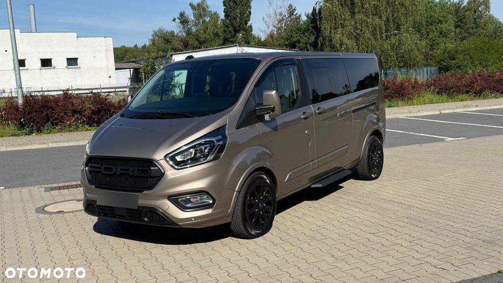 Ford Tourneo Custom - 1