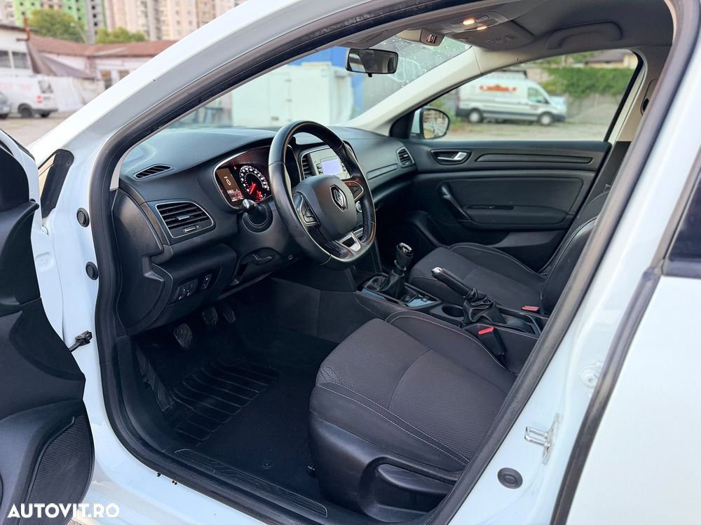 Renault Megane TCE 114 GPF Life - 11