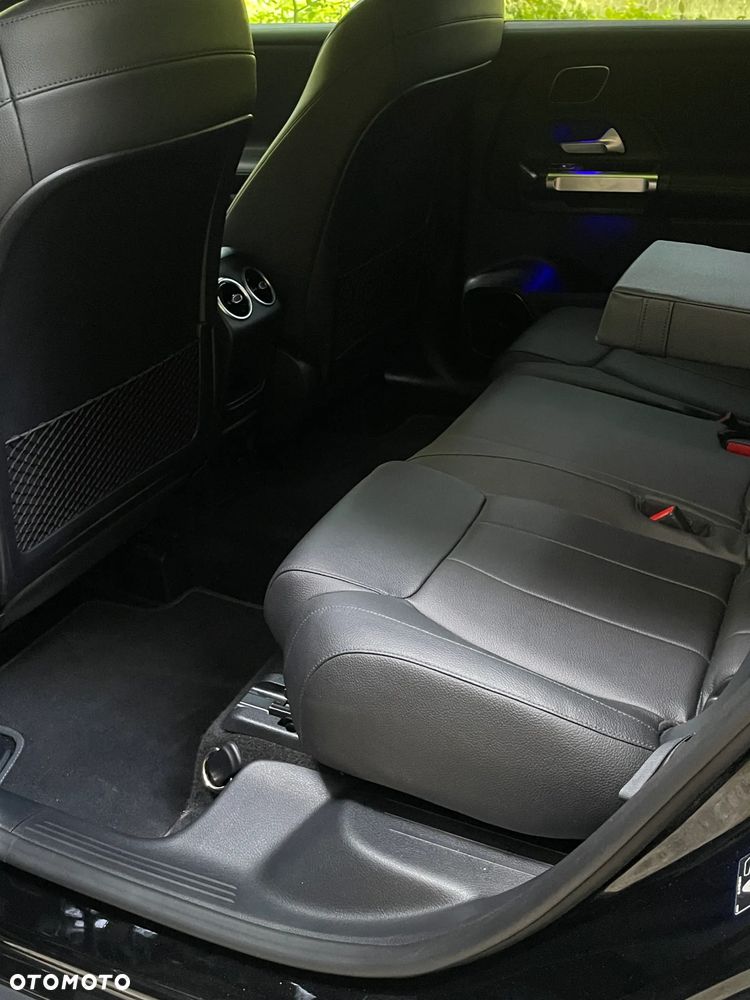 Mercedes-Benz GLB - 12
