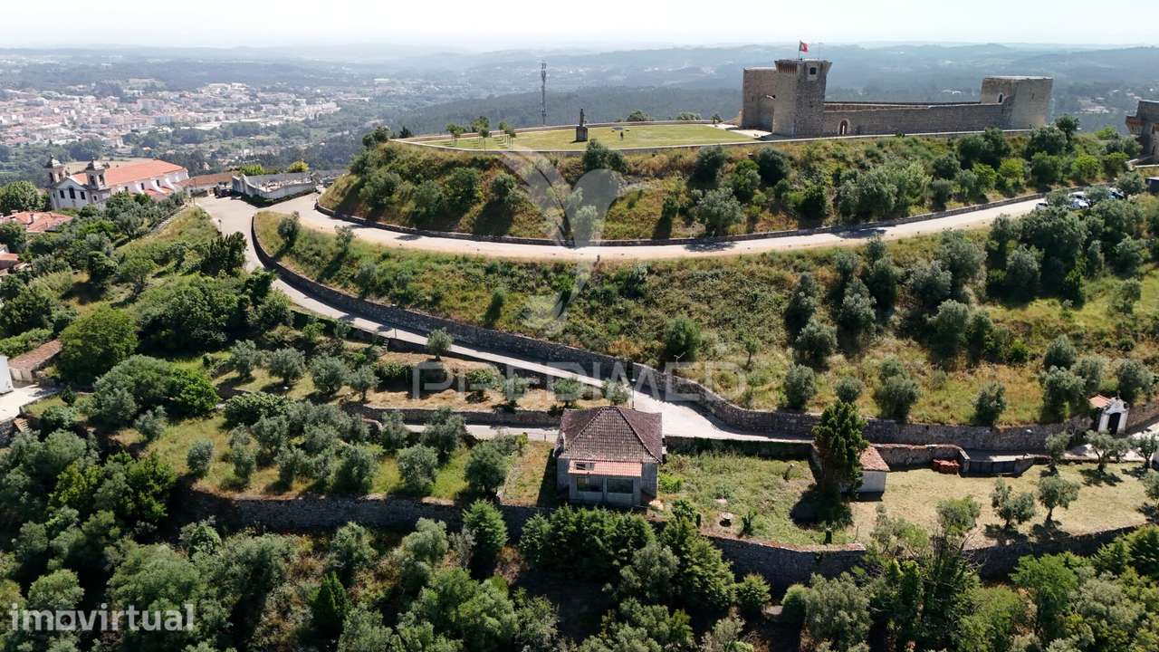 Terreno na Zona Histórica de Ourém – pohled 2