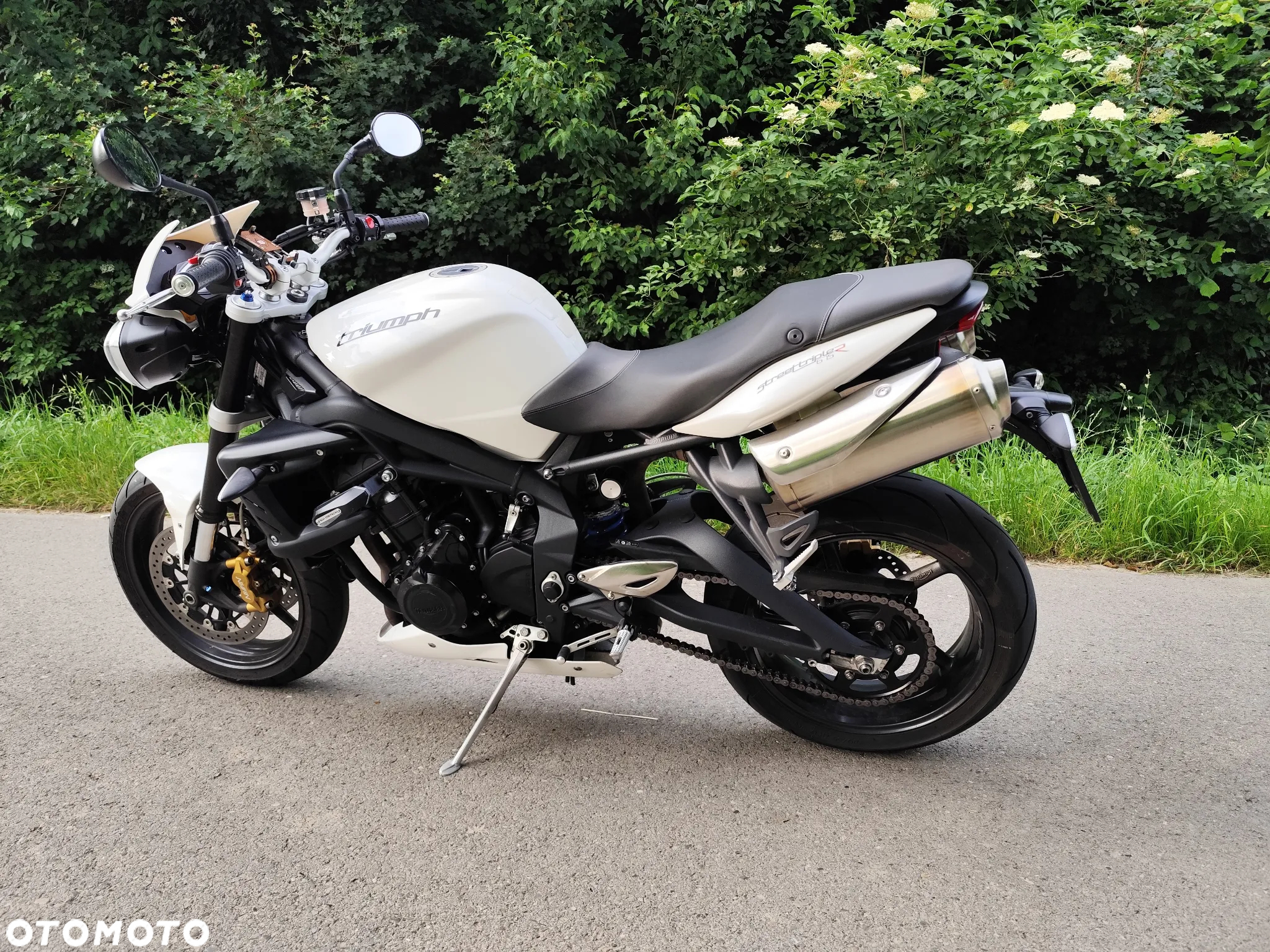 Triumph Street Triple - 8