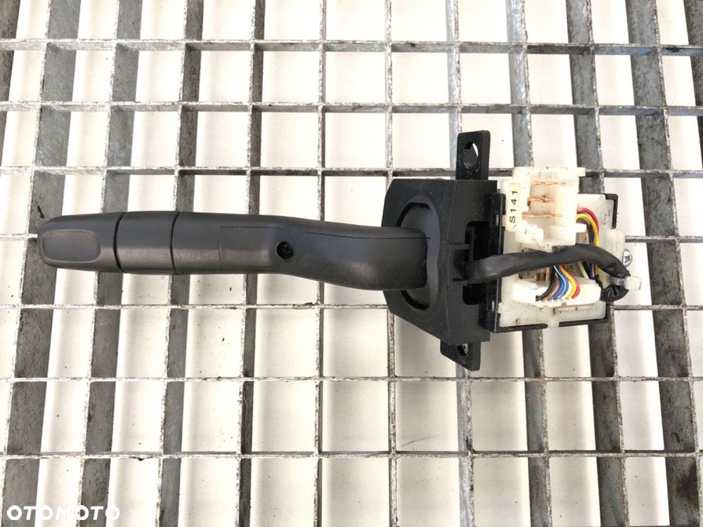 PRZEŁACZNIK WYCIERACZEK - 75.00 PLN - SCANIA P,G,R,T - series 2003 - 2022 R 450 1542529 - 3