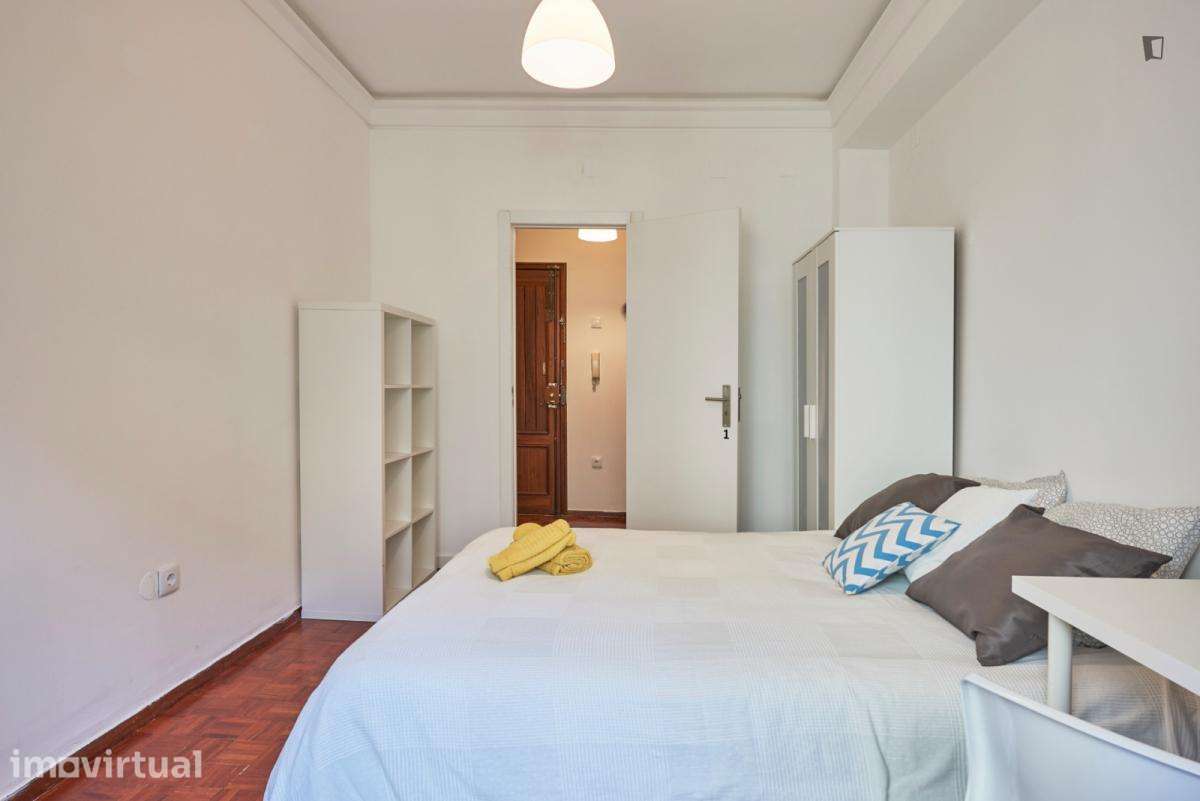 Quarto - localizado em Marquês de Pombal Lisbon - Grande imagem: 5/51