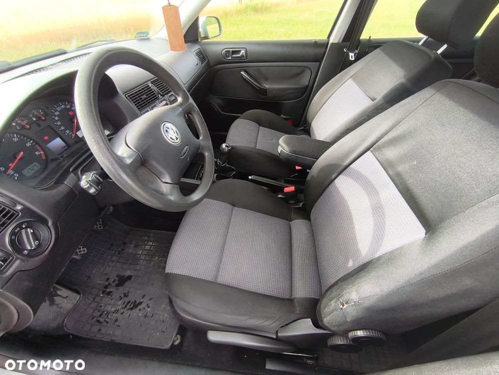 Volkswagen Golf 1.6 Comfortline - 6
