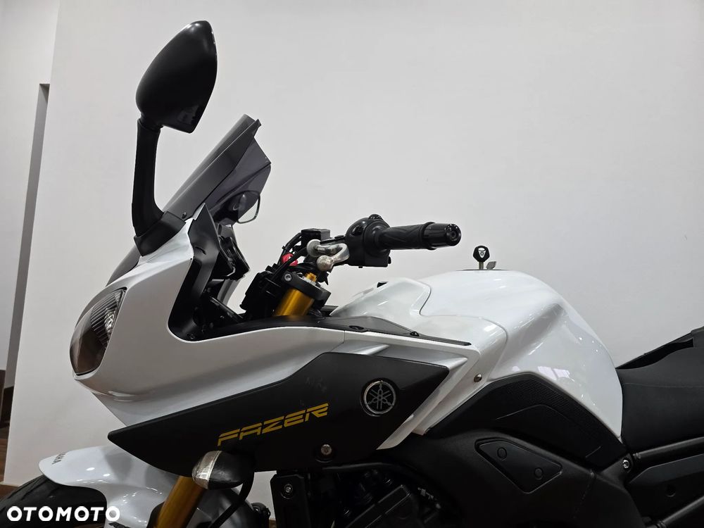 Yamaha FZ - 21