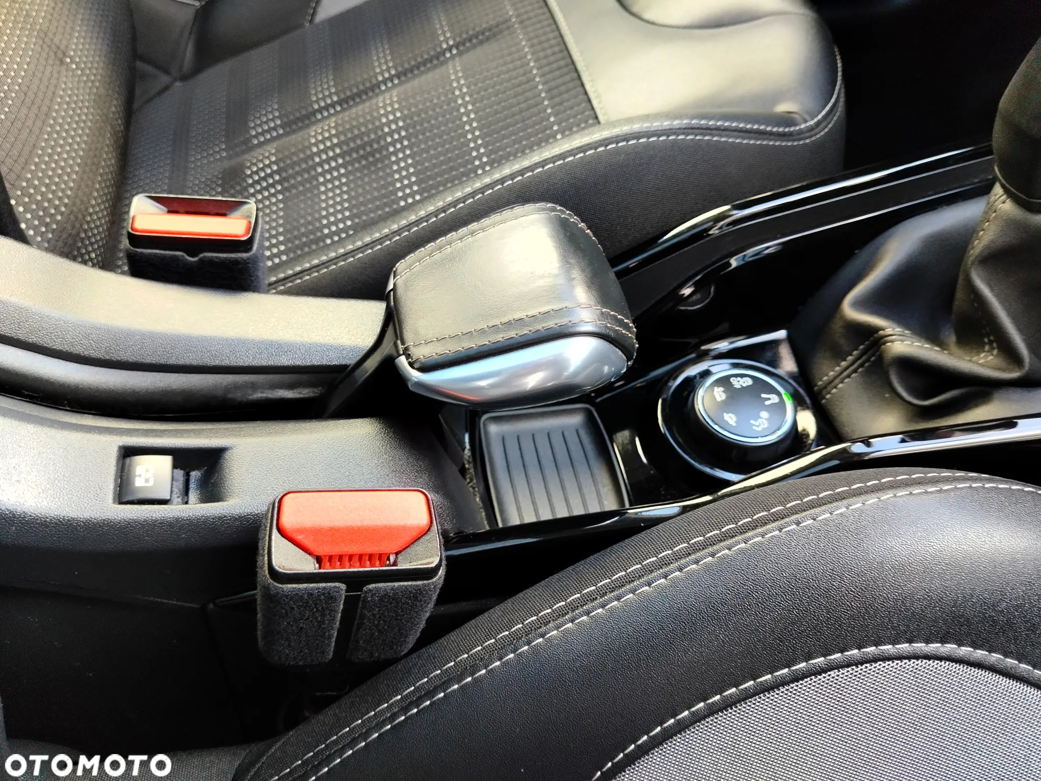 Peugeot 2008 PureTech 110 Stop&Start Allure - 17