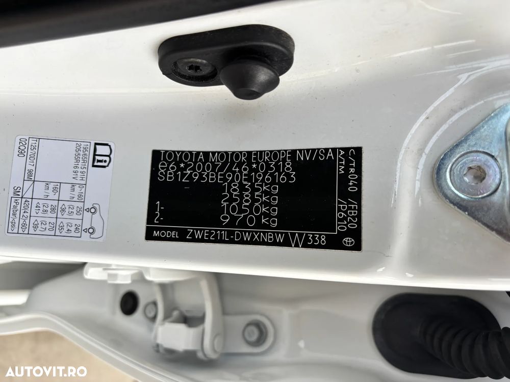 Toyota Corolla 1.8 HSD Business - 39