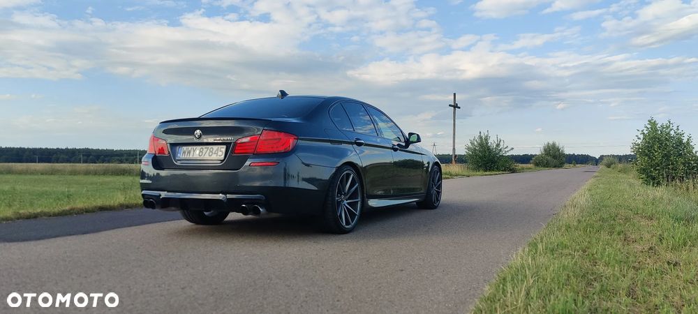BMW Seria 5 550i - 4