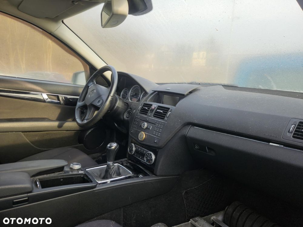 Mercedes-Benz Klasa C 180 Kompressor BlueEFFICIENCY - 9