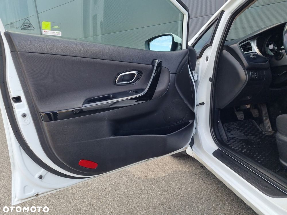 Kia Ceed - 11