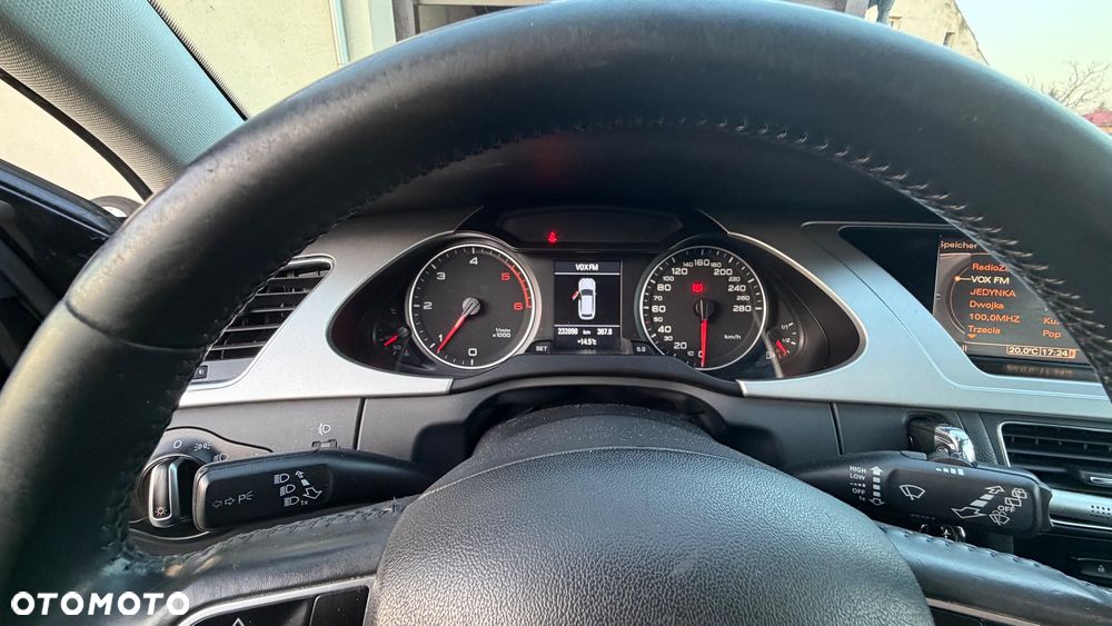 Audi A4 Avant 2.0 TDI DPF Ambiente - 12