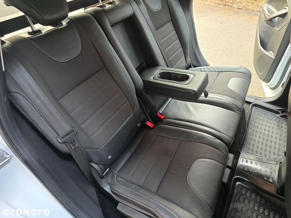 Ford Kuga 1.6 EcoBoost 2x4 Titanium - 9