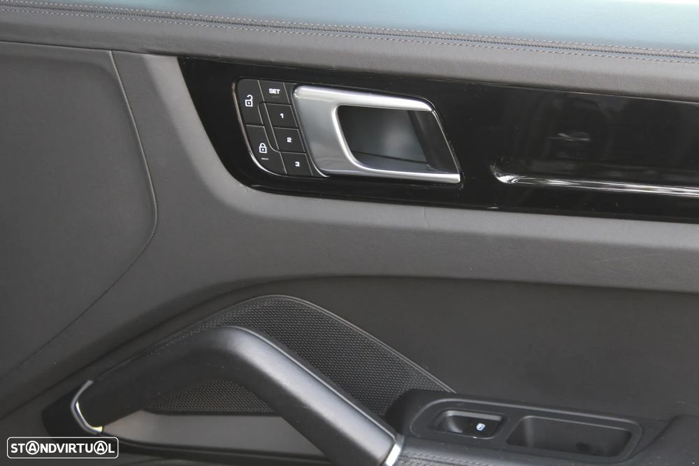 Porsche Cayenne Coupé E-Hybrid Platinum Edition - 22