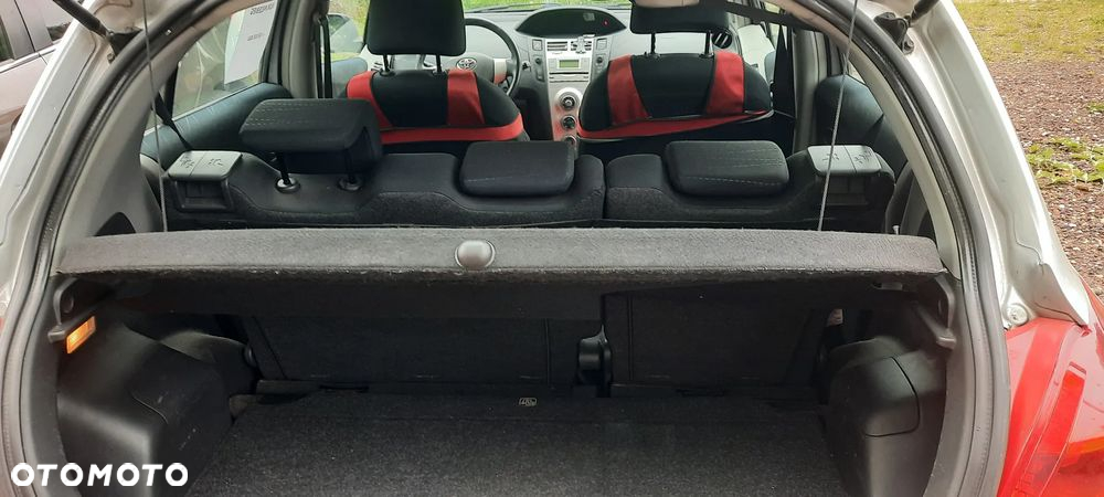 Toyota Yaris - 11