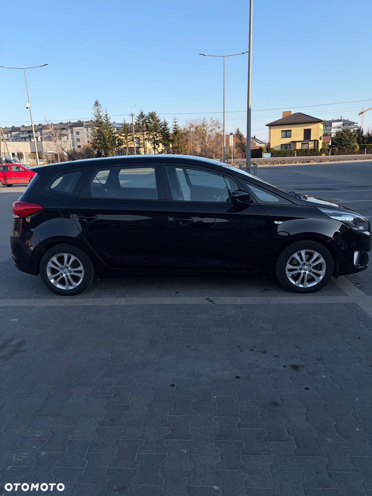 Kia Carens 1.7 CRDi 115 Dream Team Edition - 3