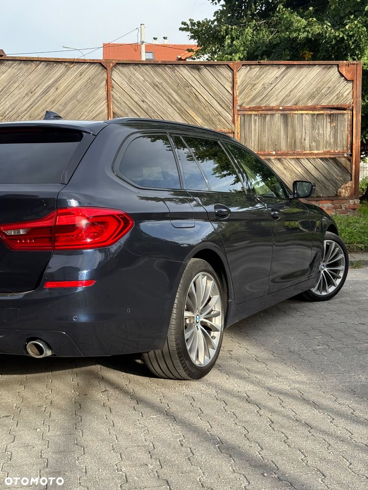 BMW Seria 5 520d xDrive Luxury Line sport - 12