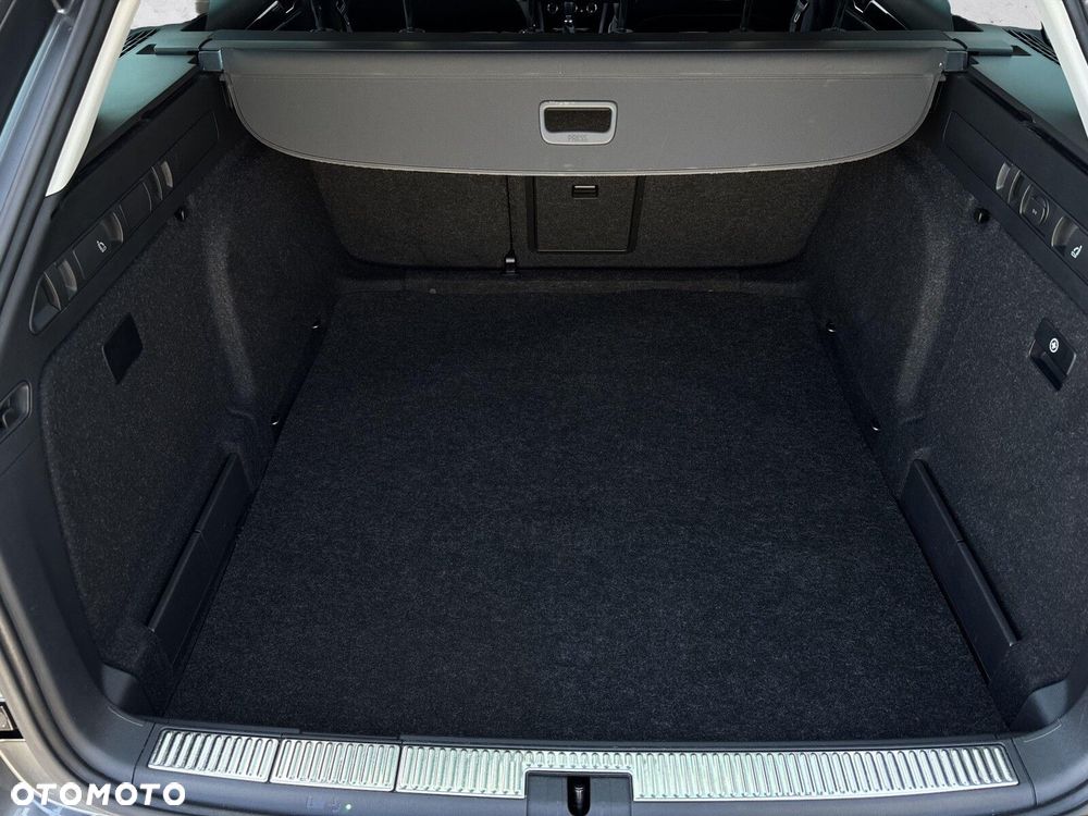 Skoda Superb 2.0 TDI SCR L&K DSG - 11