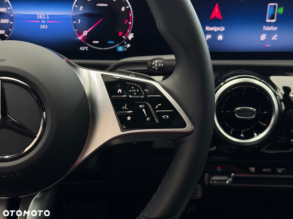 Mercedes-Benz CLA - 24