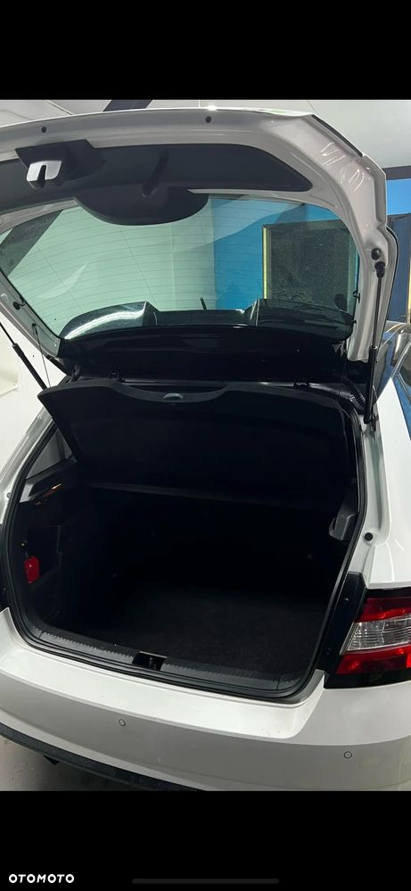 Skoda Fabia 1.4 TSI R5 DSG - 17