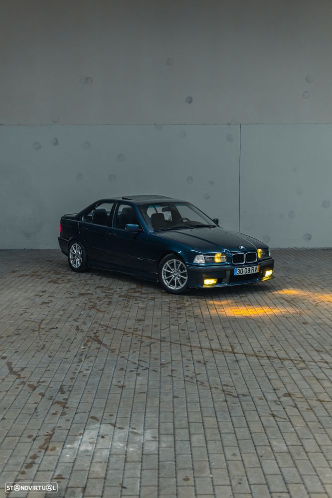 BMW 325 - 4