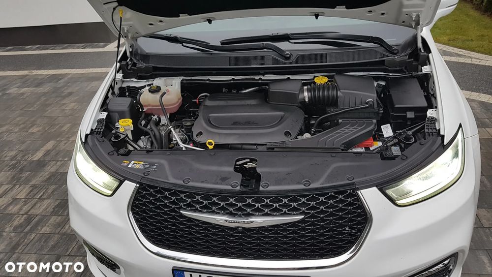 Chrysler Pacifica - 16