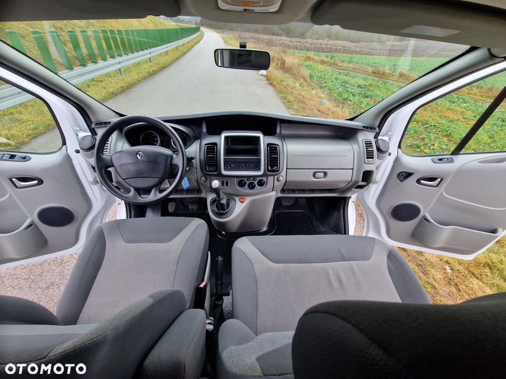 Renault Trafic Passenger Expression - 26