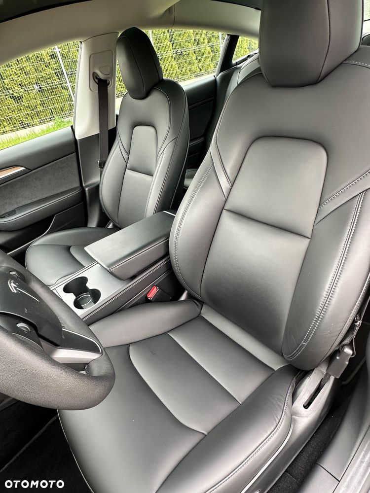 Tesla Model 3 - 12