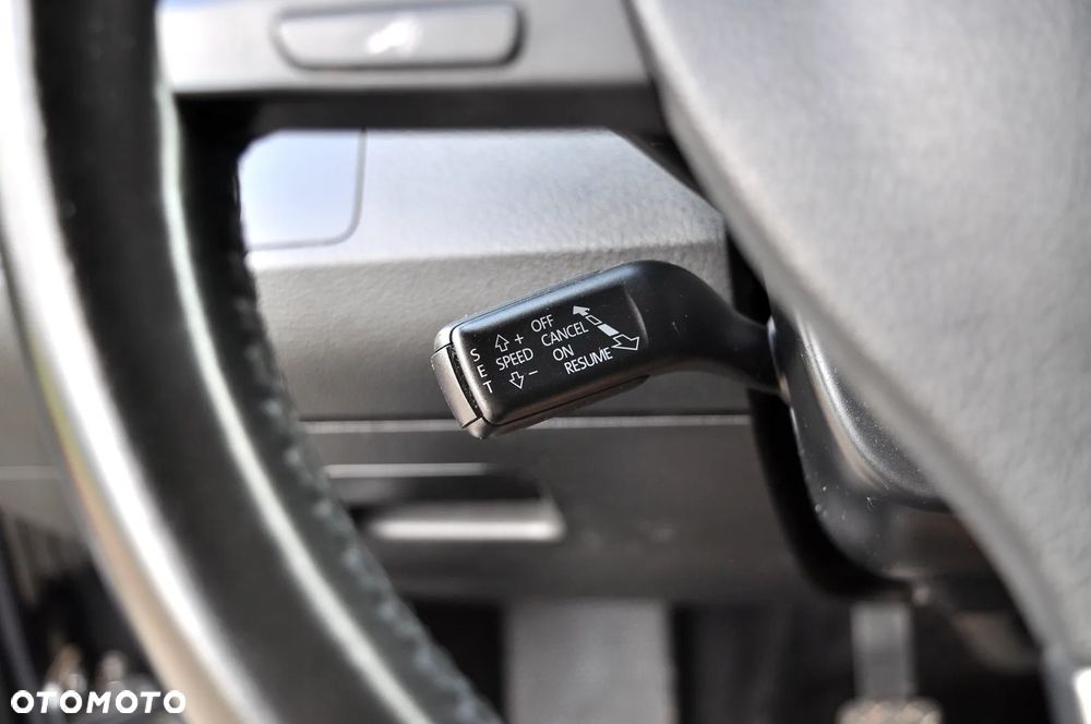 Volkswagen Passat - 17