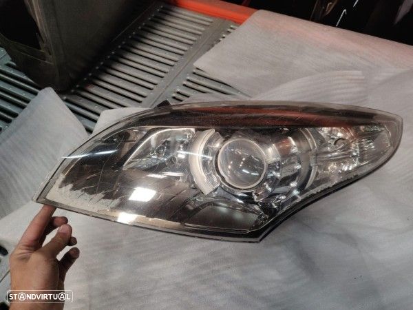 Farol Frente Esquerdo / Otica Esquerda Renault Megane Iii Grandtour (K - 9