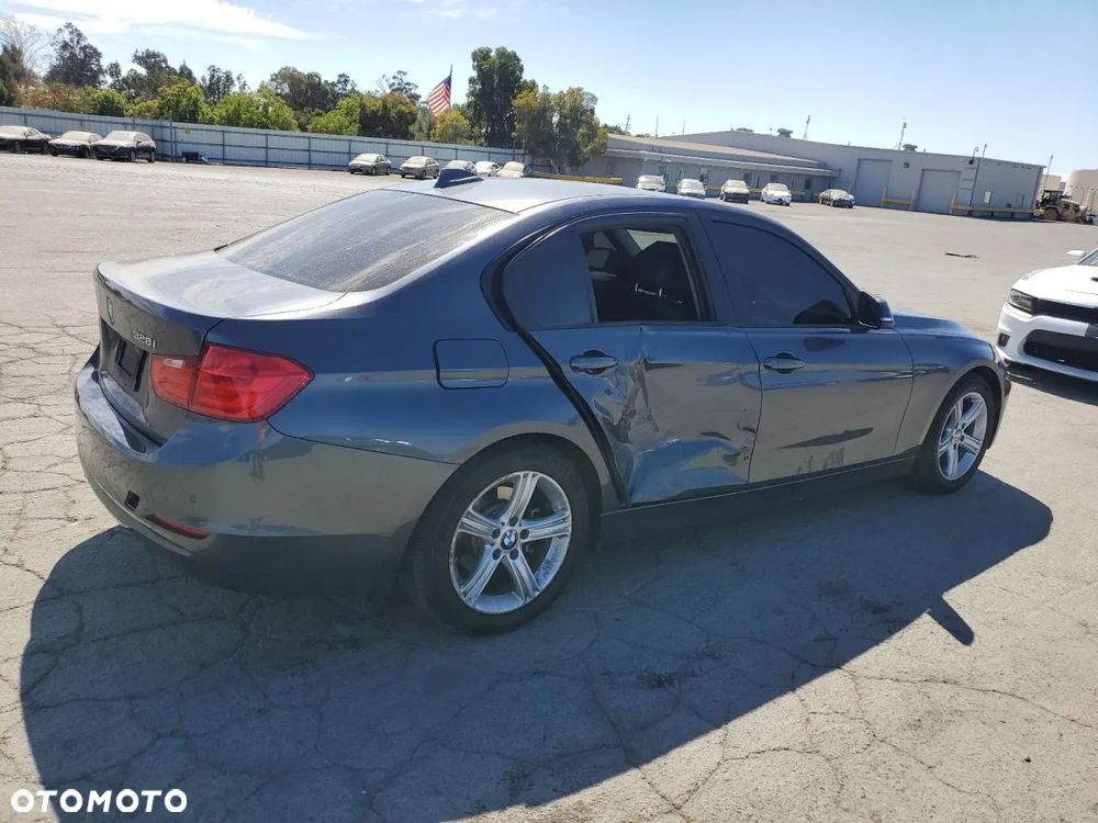 BMW Seria 3 328i - 4