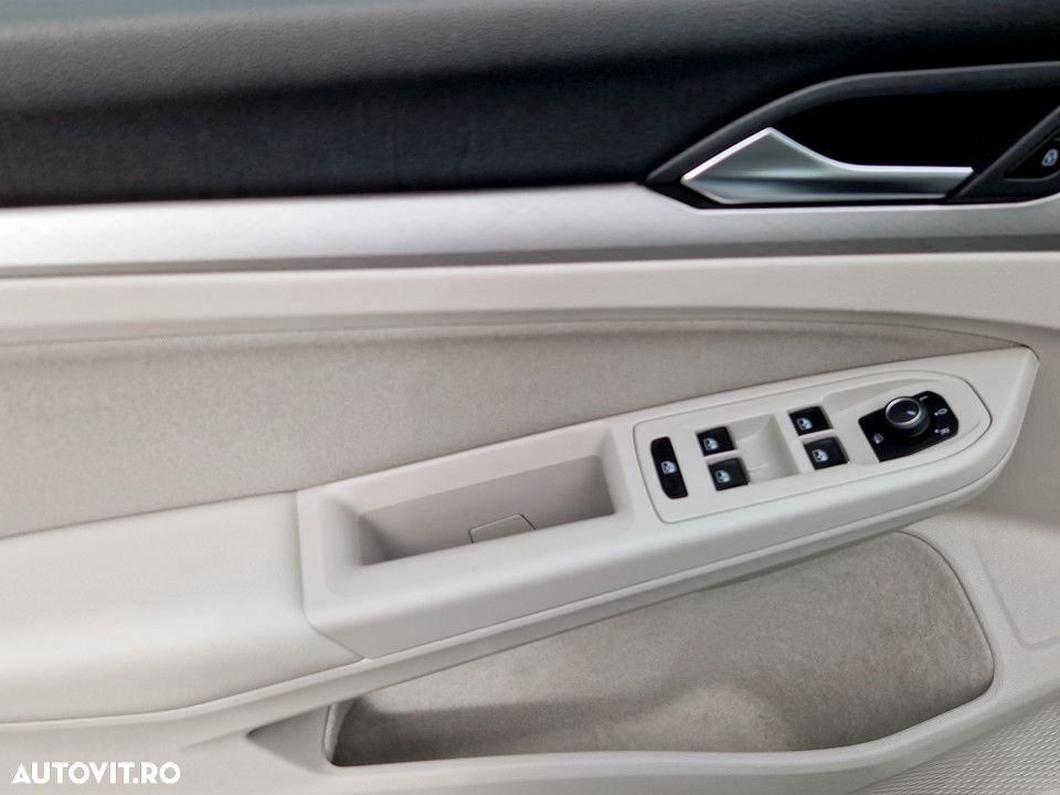 Volkswagen Golf 1.5 TSI ACT Life - 15