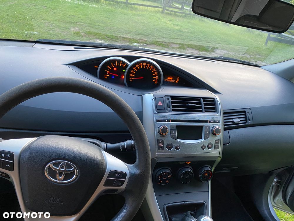 Toyota Verso 2.0 D-4D Luna - 23