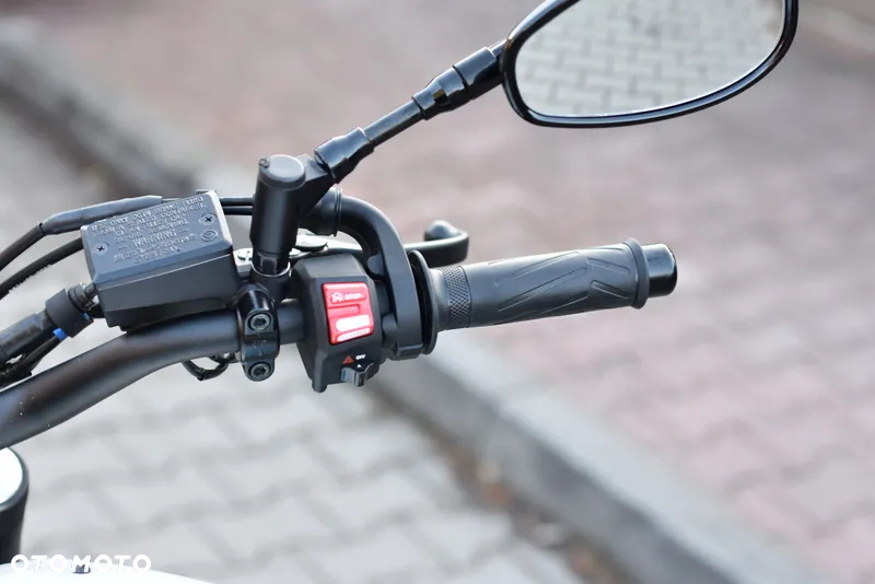 Yamaha XSR - 30